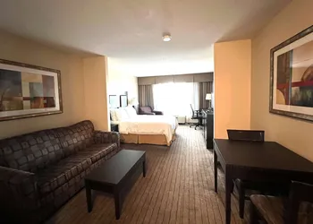 Ramada by Wyndham Prince Albert hotel thumbnail 3