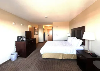 Ramada by Wyndham Prince Albert hotel thumbnail 4
