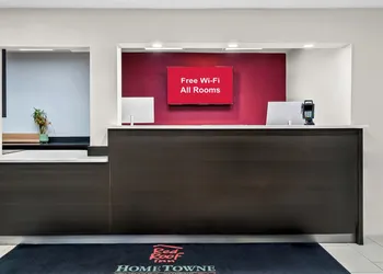 HomeTowne Studios by Red Roof Flint hotel thumbnail 2