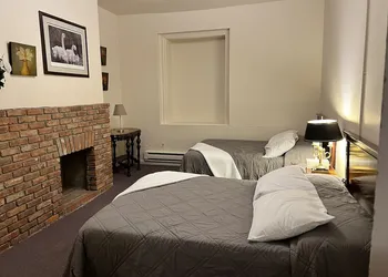 Stoner's Mansion House hotel thumbnail 3