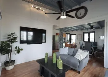 The Good Vibes House hotel thumbnail 7