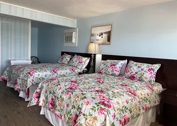 Pete's Lakefront Motel hotel thumbnail 2