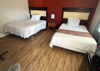 Ridgeway INN hotel thumbnail 3
