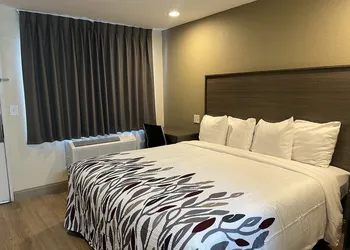 Red Roof Inn Haltom City hotel thumbnail 6