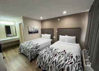 Red Roof Inn Haltom City hotel thumbnail 8