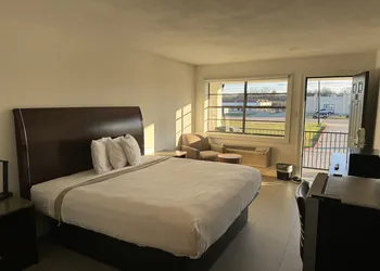 Eagle Inn hotel thumbnail 5