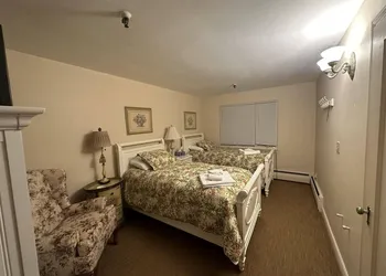 The Oaks B&B Hotel and Spiritual Center hotel thumbnail 2