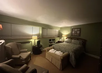 The Oaks B&B Hotel and Spiritual Center hotel thumbnail 8