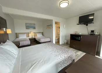 Holiday Motel hotel thumbnail 8