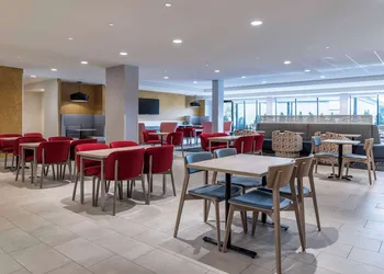 Home2 Suites by Hilton East Haven New Haven hotel thumbnail 2