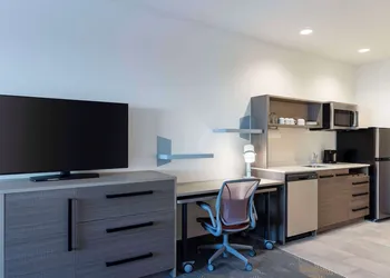 Home2 Suites by Hilton East Haven New Haven hotel thumbnail 5