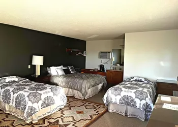 Furnas County Lodging hotel thumbnail 5