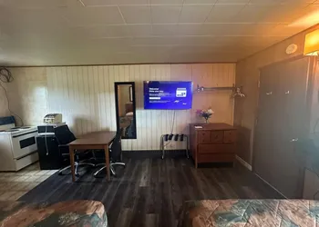 Pine Ridge Motel hotel thumbnail 6