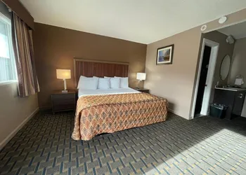 Dream Inn hotel thumbnail 8
