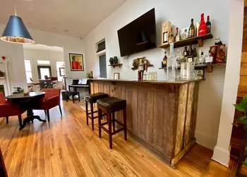 Auburn Bed and Breakfast hotel thumbnail 2