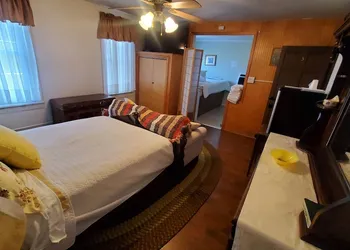 The Miner's Lodge hotel thumbnail 3