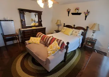 The Miner's Lodge hotel thumbnail 4