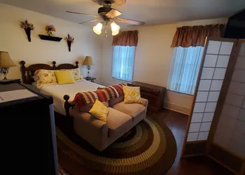 The Miner's Lodge hotel thumbnail 6