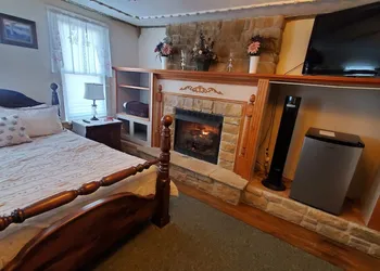 The Miner's Lodge hotel thumbnail 7