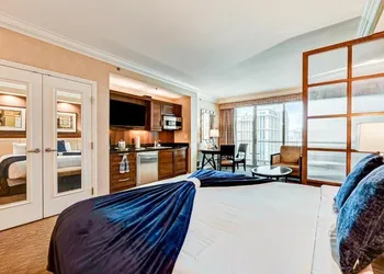 MGM Signature - Strip view suite hotel thumbnail 2