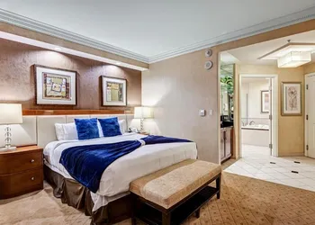 MGM Signature - Strip view suite hotel thumbnail 3