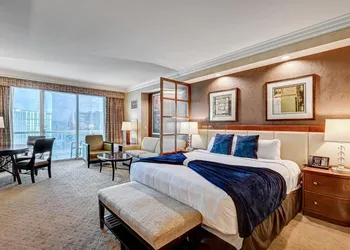 MGM Signature - Strip view suite hotel thumbnail 4