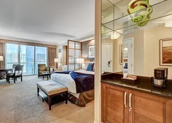 MGM Signature - Strip view suite hotel thumbnail 5