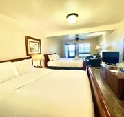 Lake View Queen Guest Room With Two Queens, Sleeper Sofa And Deck Overlooking Lake Ouachita. 1 Bedroom Hotel Room by RedAwning hotel detail image 4