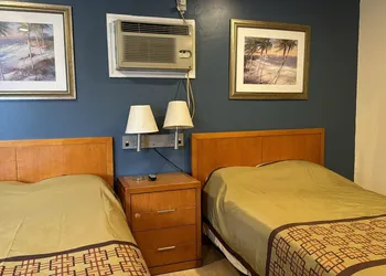 Four Oaks hotel thumbnail 2