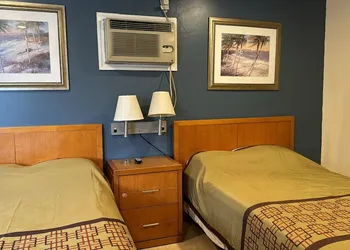 Four Oaks hotel thumbnail 2