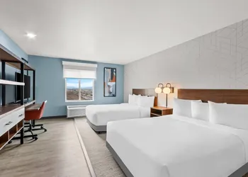 Everhome Suites Chandler Phoenix Fashion Center hotel thumbnail 8