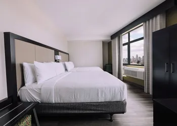 Holiday Inn Express Long Island City E New York by IHG hotel thumbnail 3