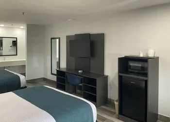 Studio 6 Suites Brenham, TX hotel thumbnail 6
