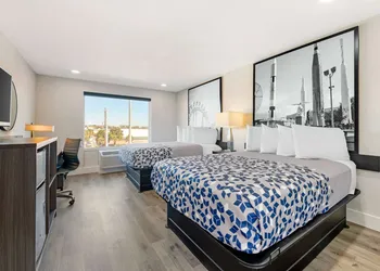 Super 8 by Wyndham Orlando Near Florida Mall hotel thumbnail 6