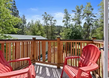 Lake Village Lodge hotel thumbnail 5
