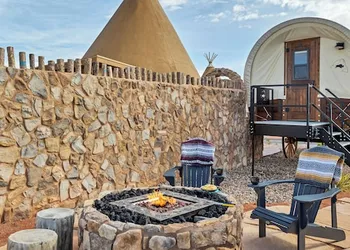 Zion White Bison hotel thumbnail 2