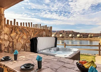 Zion White Bison hotel thumbnail 3