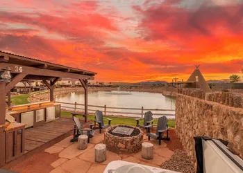 Zion White Bison hotel thumbnail 6