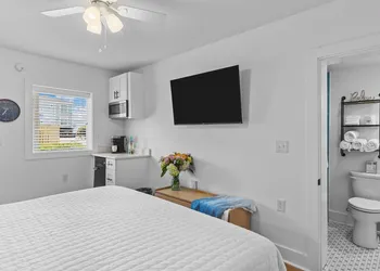 The Beach House Motel & Suites hotel thumbnail 6
