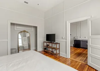 The McKey hotel thumbnail 7