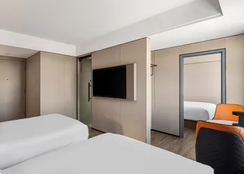 Ly New York Hotel hotel thumbnail 6