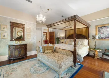 Ross Mansion Bed & Breakfast and Events hotel thumbnail 3