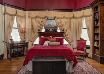 Ross Mansion Bed & Breakfast and Events hotel thumbnail 6