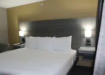 Days Inn by Wyndham Stony Plain hotel thumbnail 8
