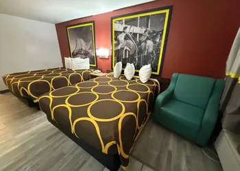 Super 8 by Wyndham Newcastle hotel thumbnail 4