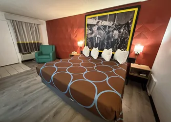 Super 8 by Wyndham Newcastle hotel thumbnail 5