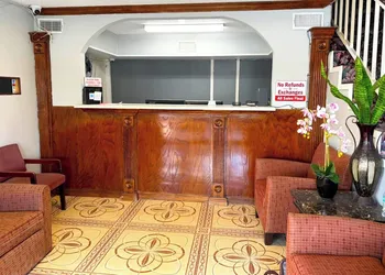 Regency Inn Three Rivers I-37 hotel thumbnail 3