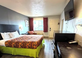 Regency Inn Three Rivers I-37 hotel thumbnail 8
