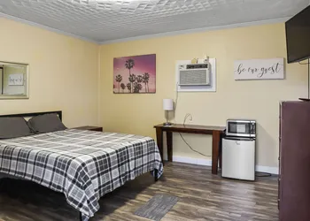 Mathis Motel hotel thumbnail 6