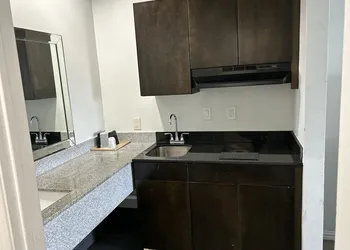 Regency Inn and Suites hotel thumbnail 4